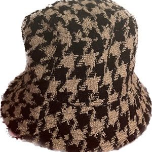 Hounds Tooth Bucket Hat